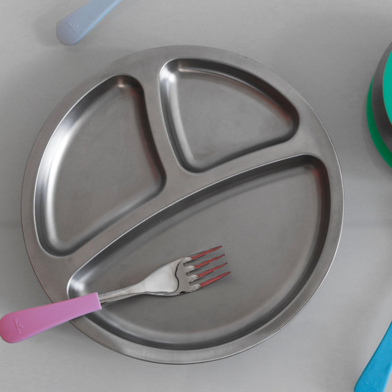 From Messy to Tidy: Easy Cleanup with Our Stainless Steel Baby Plate